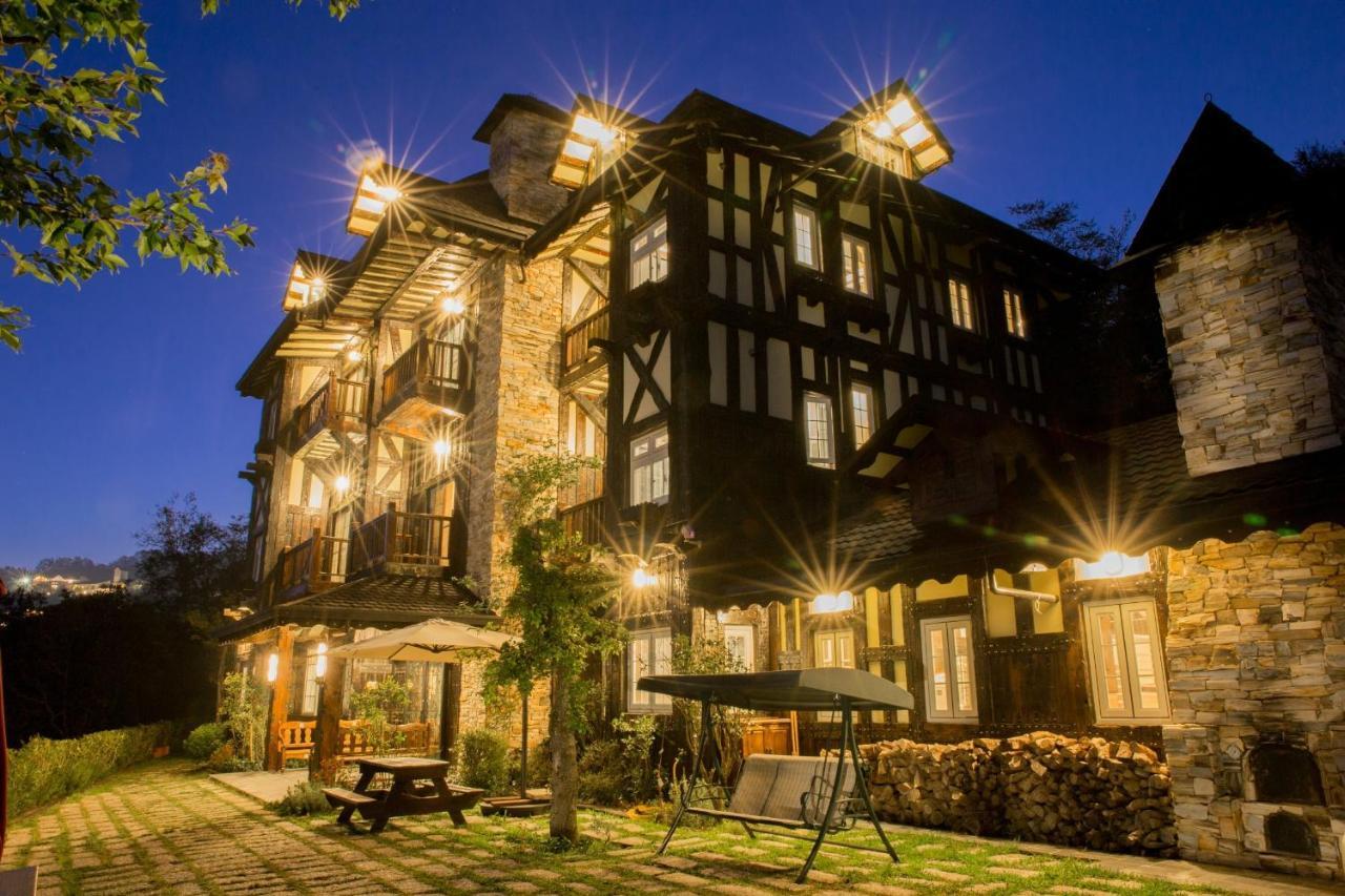 Black Forest Manor Ren'ai Esterno foto