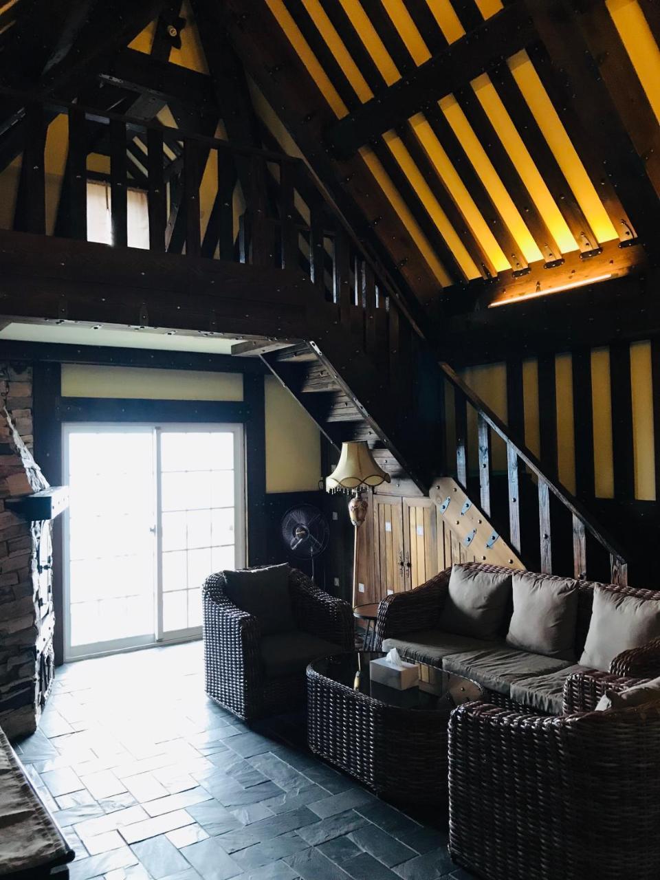 Black Forest Manor Ren'ai Esterno foto